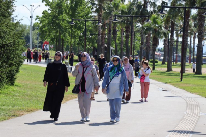 İzmit'te Sağlıklı Yaşam Yürüyüşlerine kadınlardan yoğun ilgi