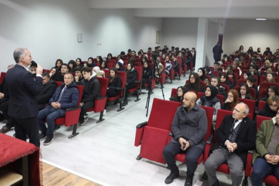 Başkan Taban, "Genç Bakış" programlarında öğrencilerle bir araya geldi